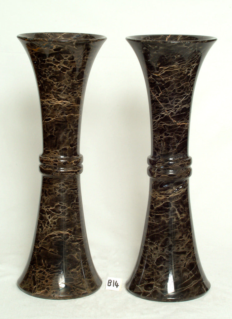 Paire de vases en marbre Nero Portopo