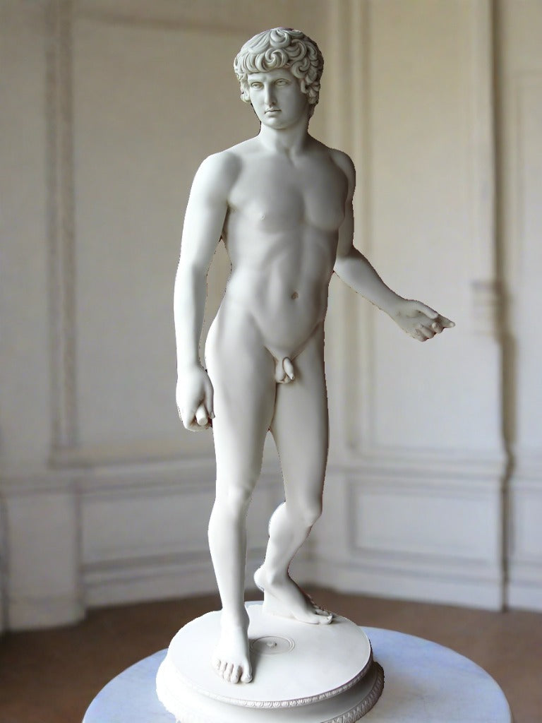 Antinous debout