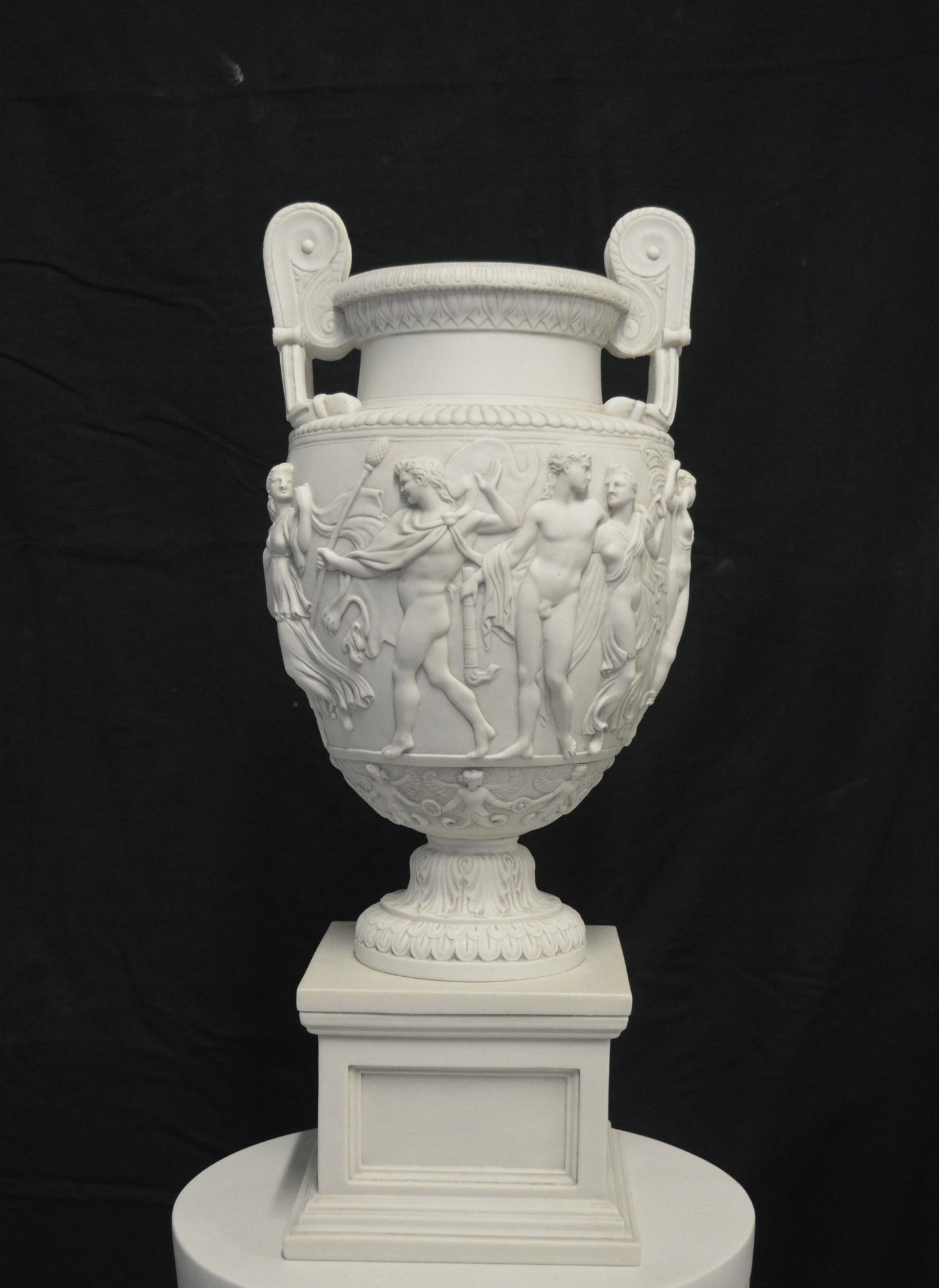 Charles Townley Vase Sur Grand Piédestal