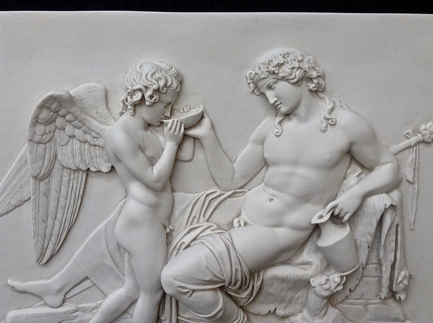 Plaque Bacchus et Cupidon