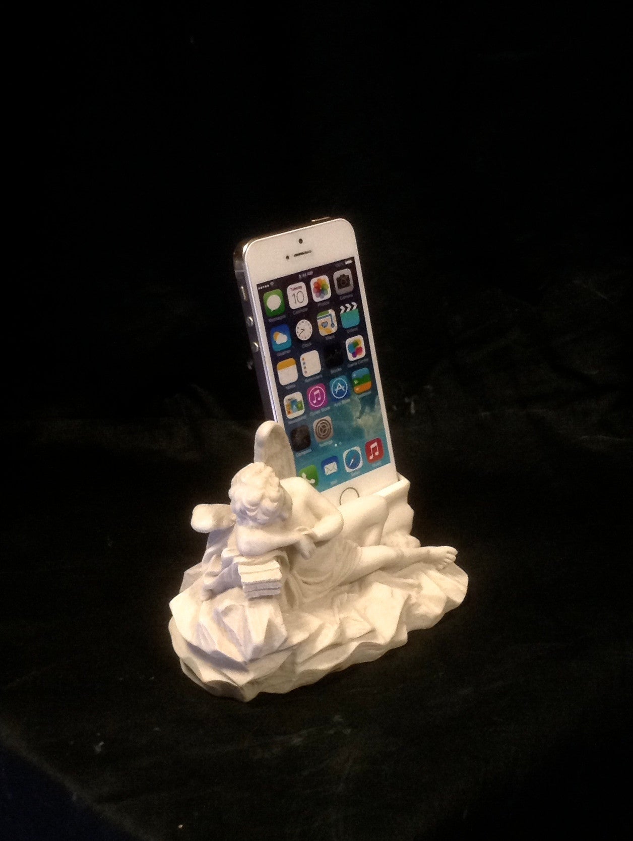 Resting Cupid iPhone 5s Dock Stand