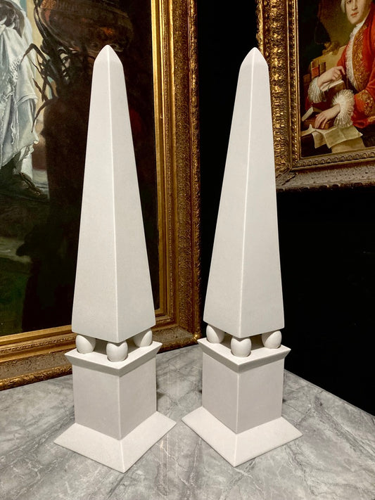 Obelisk On Four Balls