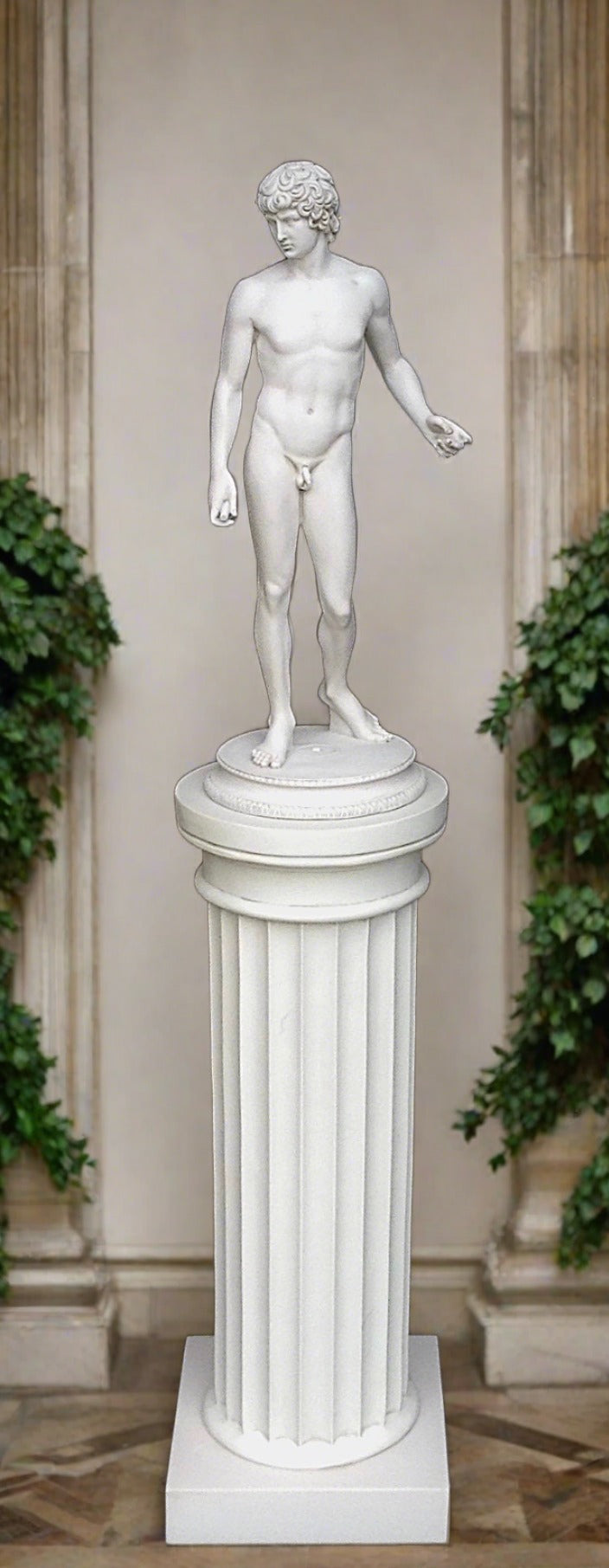 Antinous debout