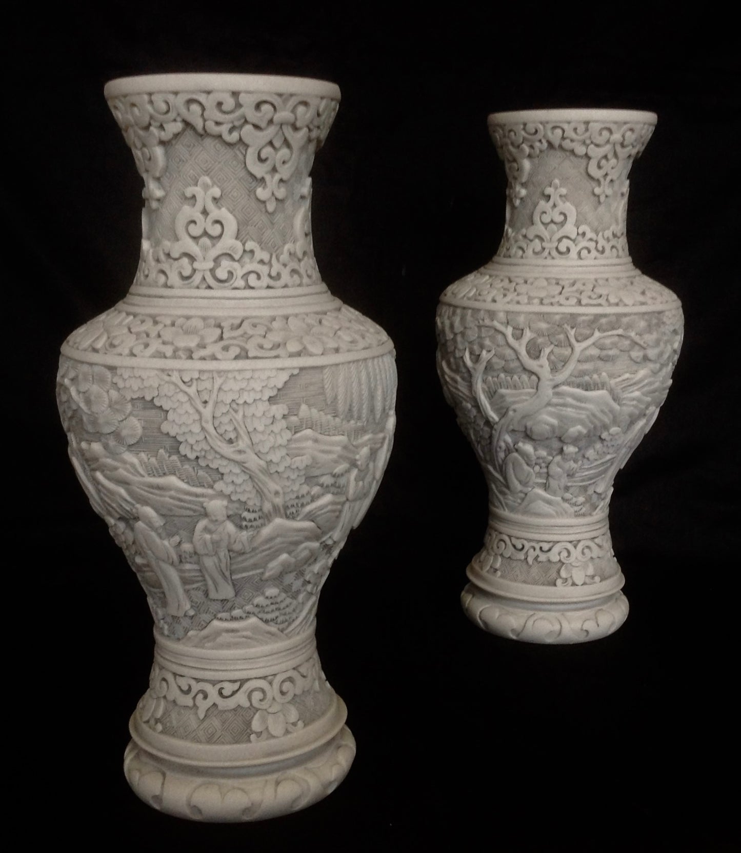 Vases sculptés orientaux