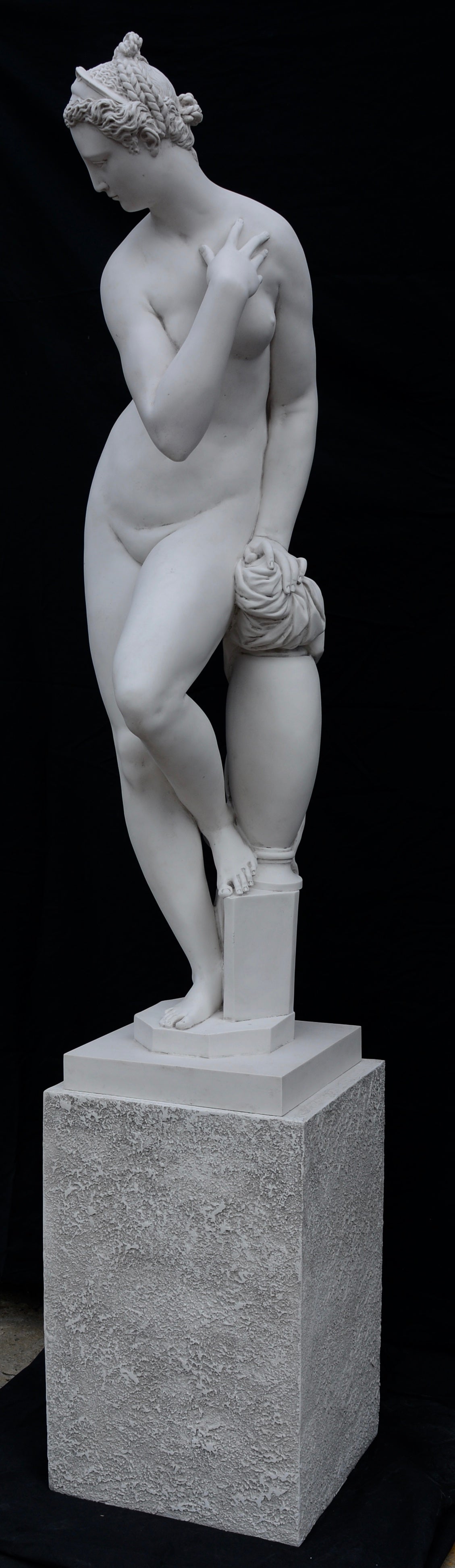 Venus Bologna Statue