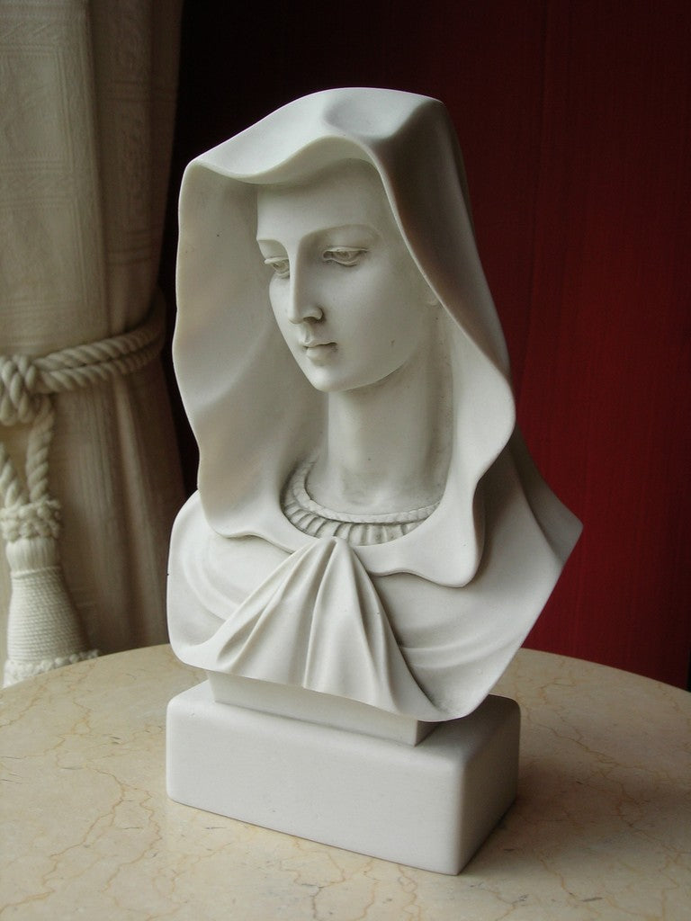 Madonna Bust Med